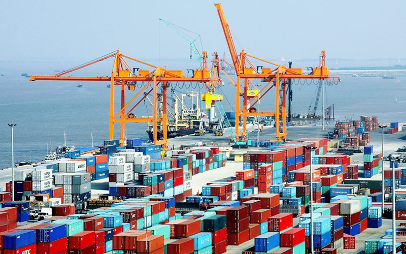 cảng biển chứa container lớn