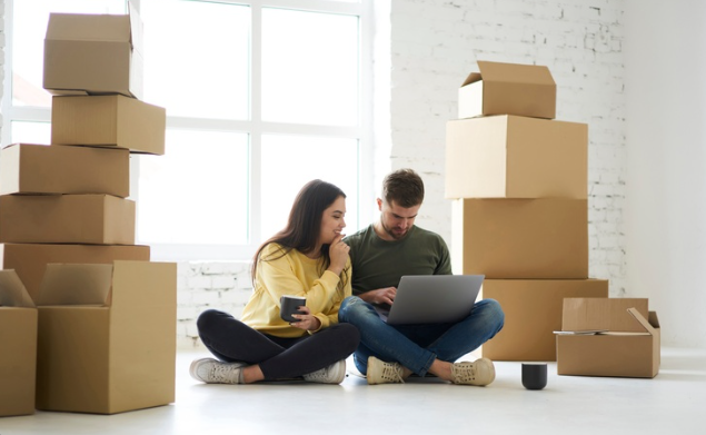 Làm sao để nhận hàng nếu không có mặt tại nhà?